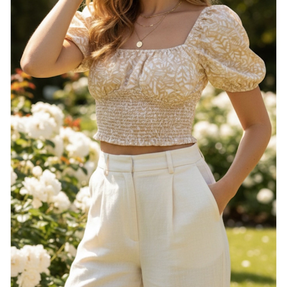 Women’s V-neck crop top size medium
